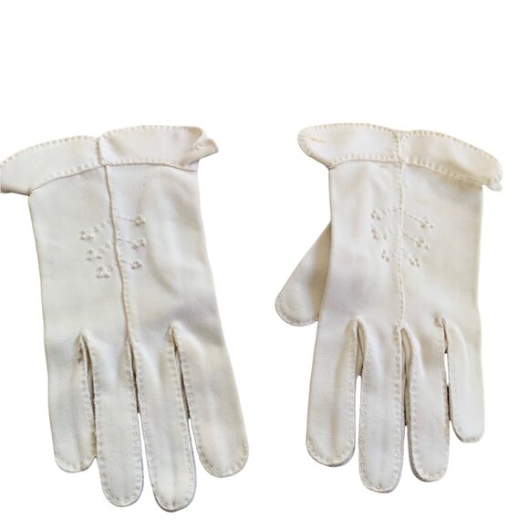 Vintage Girls Delicate Church Communion Purity Dainty Pointelle Gloves - Picture 1 of 8